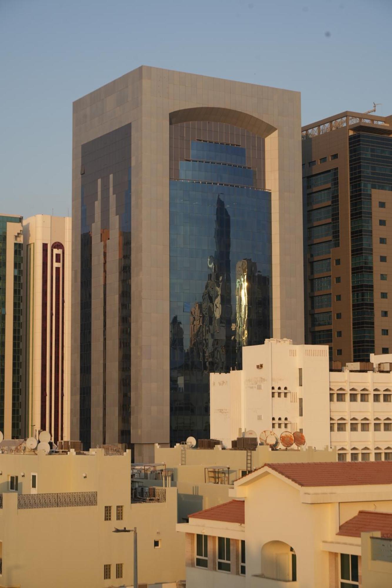 For Rent In 7 Near Corniche Villa *