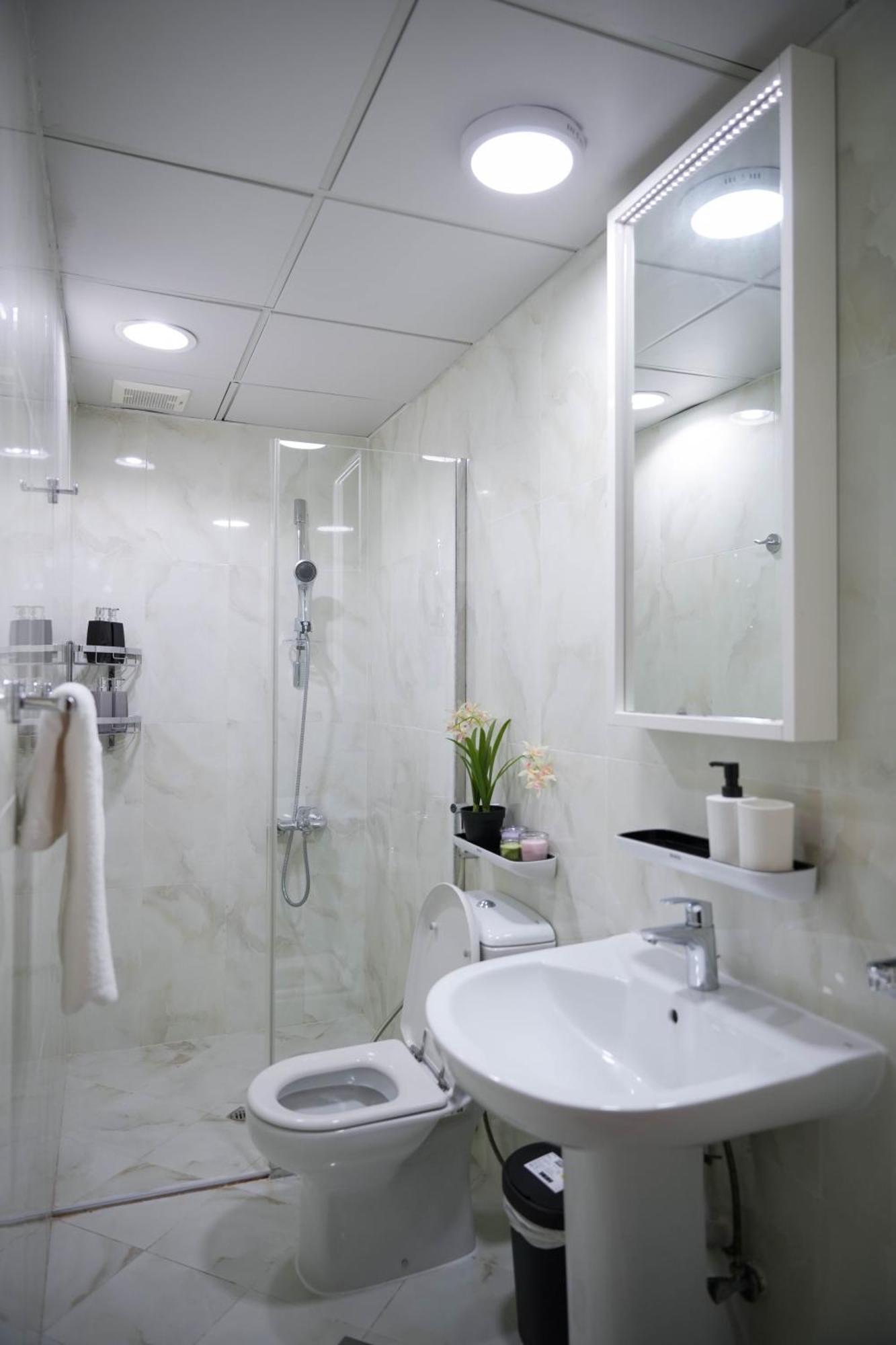 For Rent In 7 Near Corniche